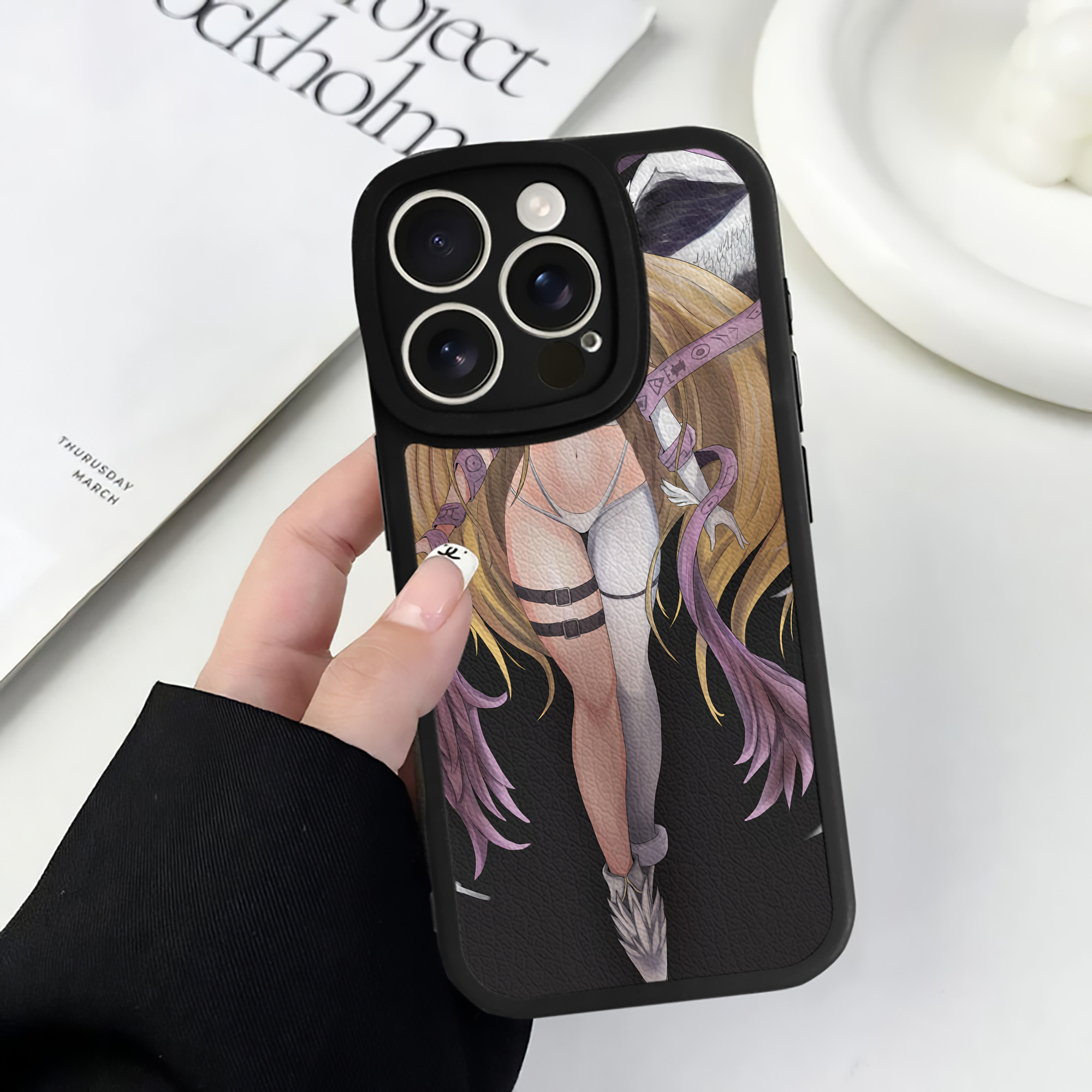 （画像用） Digimon デジタルモンスター/デジモン 【iPhone 16シリーズ対応】シリコンスマホケース（レザー調） 材質：シリコン